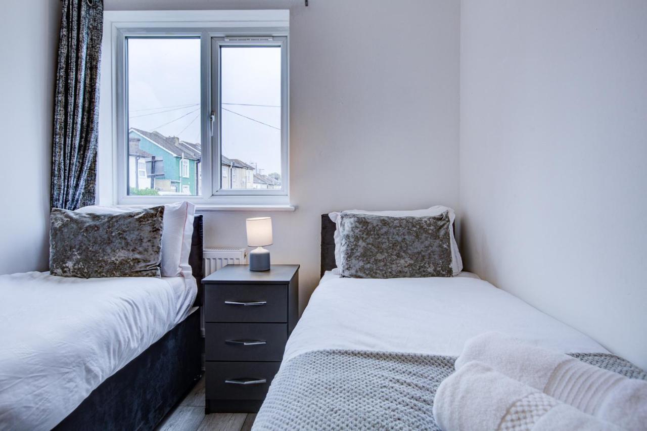 Spacious Urban Apartment In London Borough of Croydon Exteriör bild